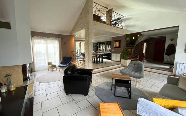 Maison à vendre    5 pièces • 184,71 m2 Neuilly-Plaisance