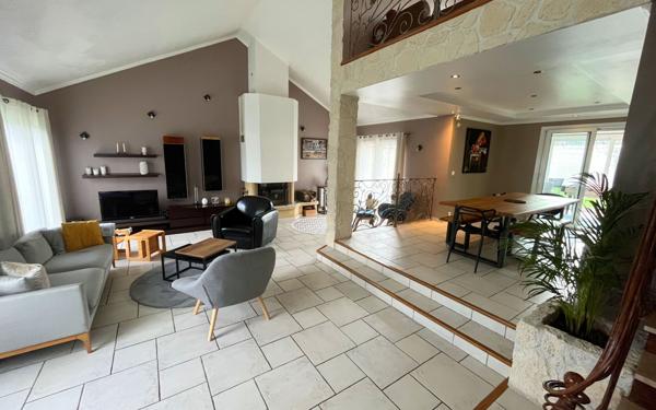 Maison à vendre    5 pièces • 184,71 m2 Neuilly-Plaisance