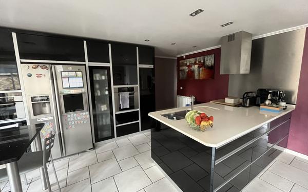 Maison à vendre    5 pièces • 184,71 m2 Neuilly-Plaisance