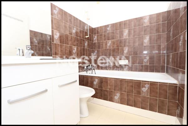 Appartement Saint Nazaire 4 pièce(s) 73.06 m² - Ascenseur, place de parking et cave