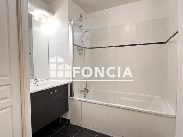 Location Appartement 3 pièces 55.55 m² - 1 ALLEE CHATRIAN Le Raincy 93340