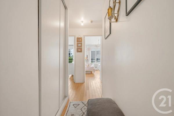Appartement F3 à vendre  3 pièces - 64,75 m 2   SURESNES  - 92