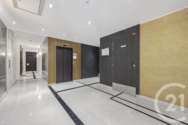 Appartement F3 à vendre  3 pièces - 64,75 m 2   SURESNES  - 92