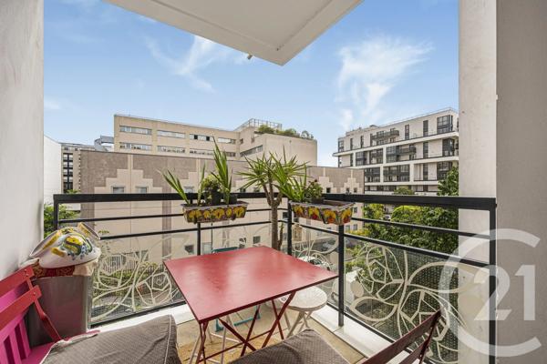 Appartement F3 à vendre  3 pièces - 64,75 m 2   SURESNES  - 92