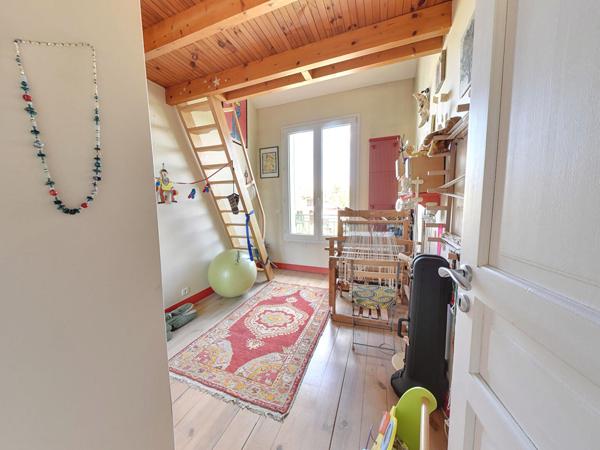 BRY-SUR-MARNE QUARTIER CARNOT BELLE MAISON MEULIÈRE EN PARFAIT ÉTAT