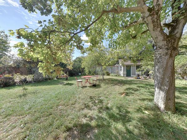 BRY-SUR-MARNE QUARTIER CARNOT BELLE MAISON MEULIÈRE EN PARFAIT ÉTAT