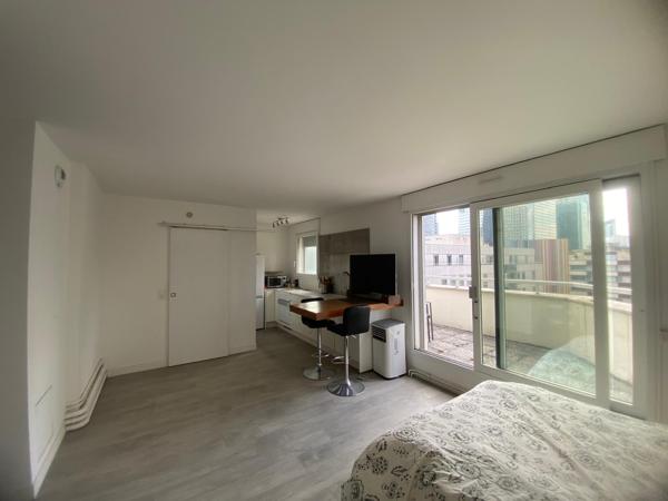 Studio en dernière étage avec une Terrasse