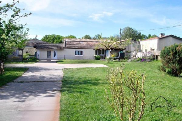 Maison 3 chambres sur beaux terrain clos.