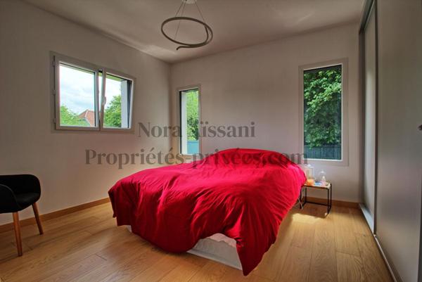 Maison contemporaine de plain-pied 4 chambres