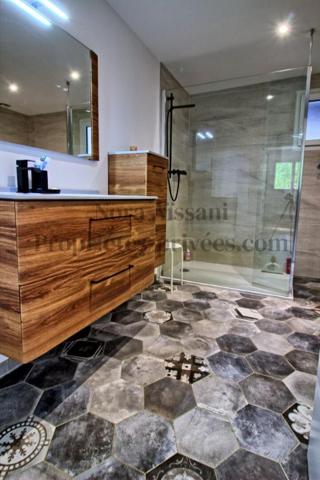 Maison contemporaine de plain-pied 4 chambres