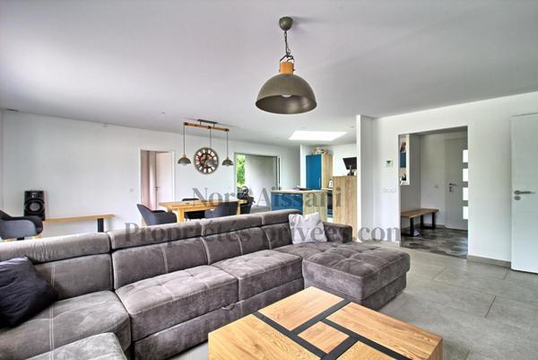 Maison contemporaine de plain-pied 4 chambres