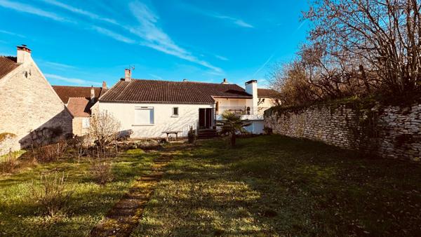 Asquins (89450) Maison de campagne situé à ASQUINS spacieuse au prix de 208 650 €.