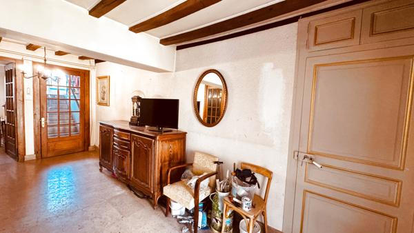 Asquins (89450) Maison de campagne situé à ASQUINS spacieuse au prix de 208 650 €.