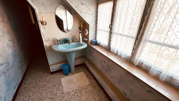 Asquins (89450) Maison de campagne situé à ASQUINS spacieuse au prix de 208 650 €.