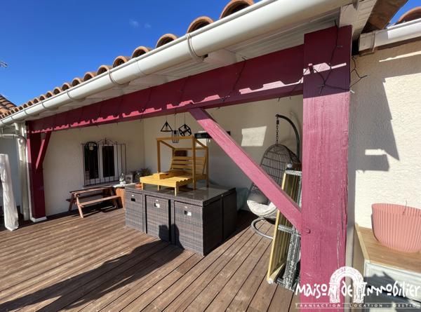 Vente Pavillon de plain-pied - 5 pièces - 99m² - Jardin, garage et piscine - CHATEAUBERNARD
