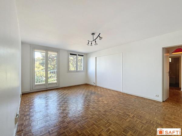 T3 dans belle résidence arborée