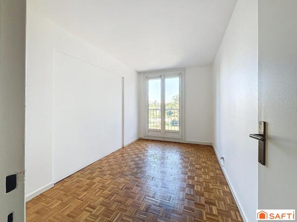 T3 dans belle résidence arborée