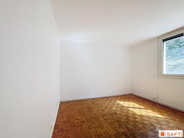 T3 dans belle résidence arborée