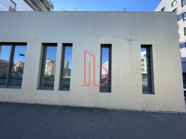 Bureau de 185 m² à louer à Bordeaux Bassins A Flot