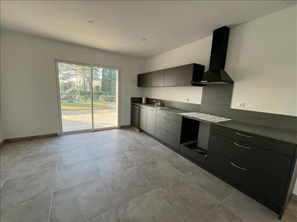 Maison à louer 795 € CC ST PARDOUX ISAAC 4 p 102 m² DPE C