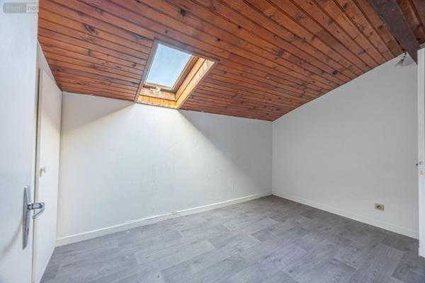 Appartement à rénover à vendre à Bordeaux en Gironde (33000), ref : 022/1222 Saint Bruno Appartement à rénover à vendre à Bordeaux en Gironde (33000), ref : 022/1222 Saint Bruno Appartement à rénover à vendre à Bordeaux en Gironde (33000), ref : 022/1222 Saint Bruno