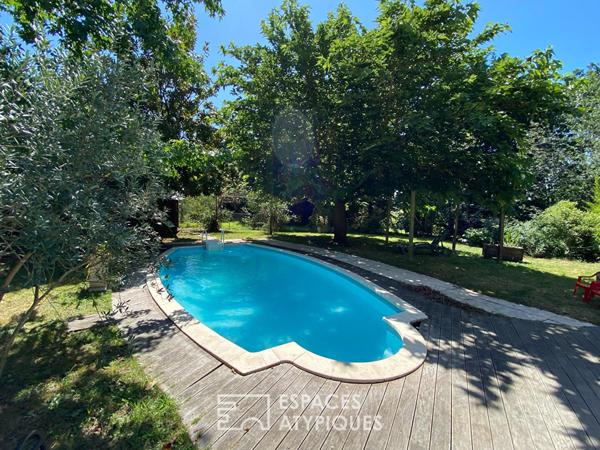 Maison avec piscine et grand jardin arboré à Baden, proche du golf