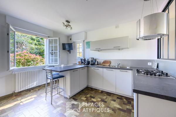 Maison avec piscine et grand jardin arboré à Baden, proche du golf