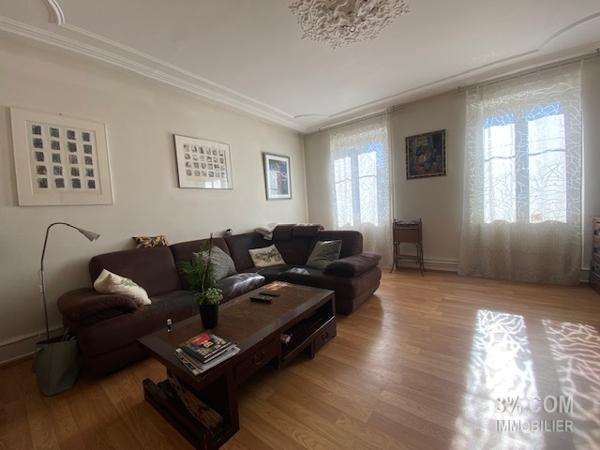 3%COM Magnifique maison de maître au centre de Hochfelden Hochfelden (67270)