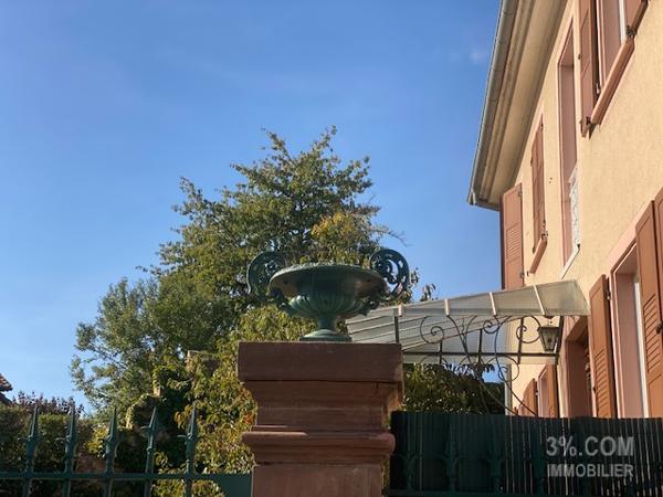 3%COM Magnifique maison de maître au centre de Hochfelden Hochfelden (67270)