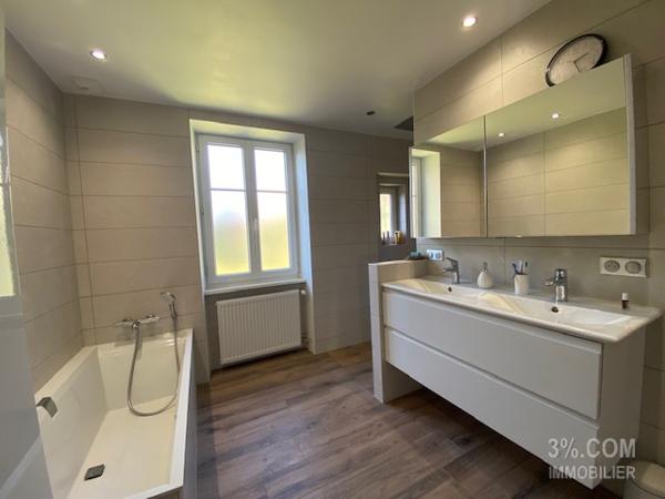 3%COM Magnifique maison de maître au centre de Hochfelden Hochfelden (67270)