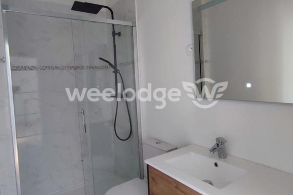 Maison à vendre 6 pièces de 210 m² à Ruelle-sur-Touvre