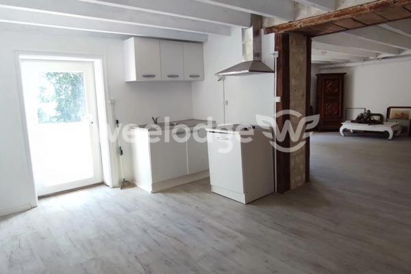 Maison à vendre 6 pièces de 210 m² à Ruelle-sur-Touvre