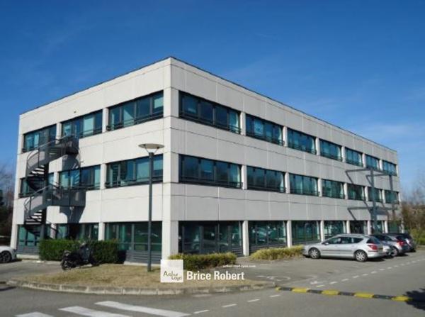 Bureaux à louer à Saint-Priest parc paysager dans Parc Technologique
