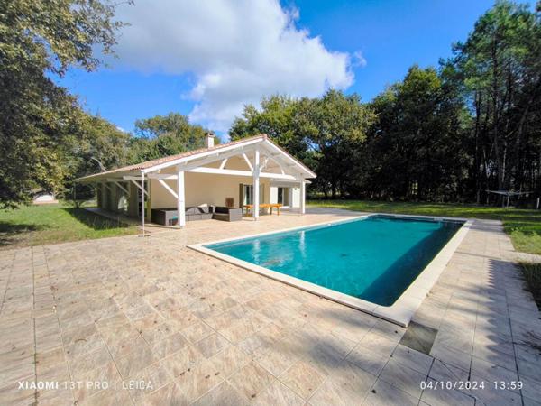 Ensemble immobilier dans airial à Castets