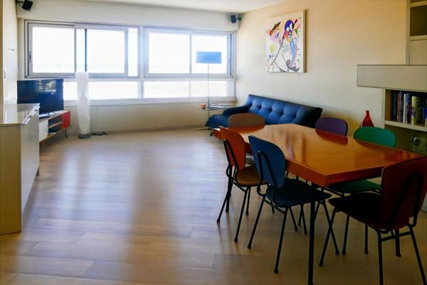 BORDEAUX MERIADECK  Appartement trois chambres dernier étage avec vue dégagée un balcon et cellier