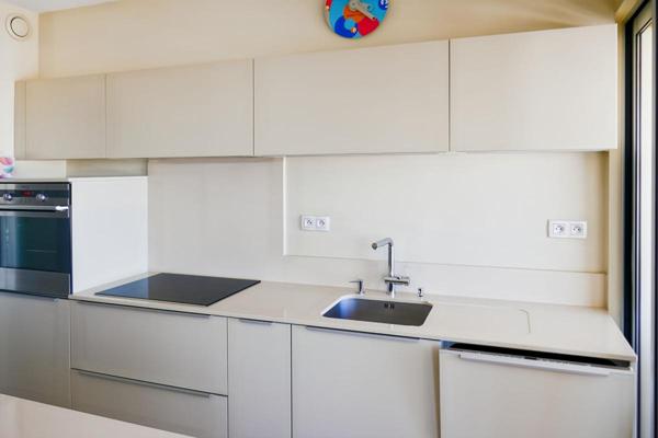 BORDEAUX MERIADECK  Appartement trois chambres dernier étage avec vue dégagée un balcon et cellier