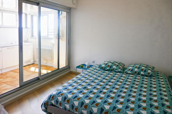 BORDEAUX MERIADECK  Appartement trois chambres dernier étage avec vue dégagée un balcon et cellier
