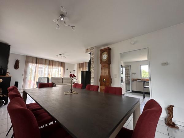 Maison contemporaine 2010 – terrain arboré de 1 512 m² – Royat