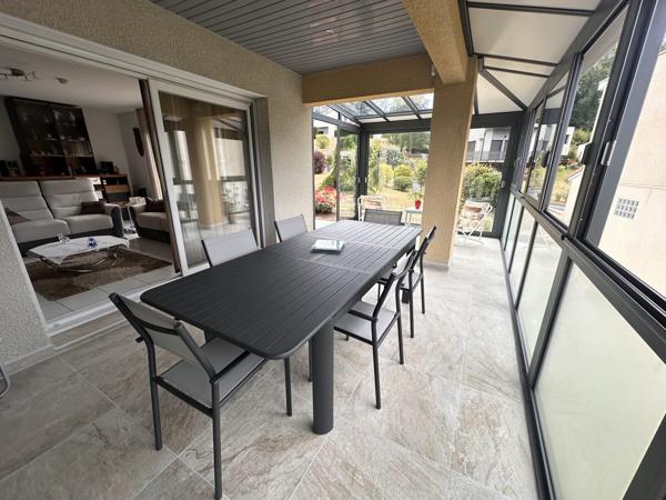 Maison contemporaine 2010 – terrain arboré de 1 512 m² – Royat