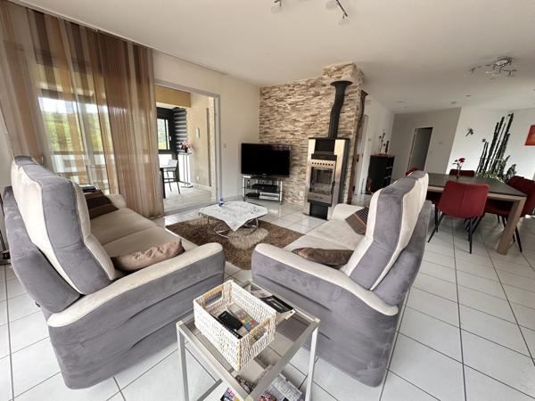 Maison contemporaine 2010 – terrain arboré de 1 512 m² – Royat