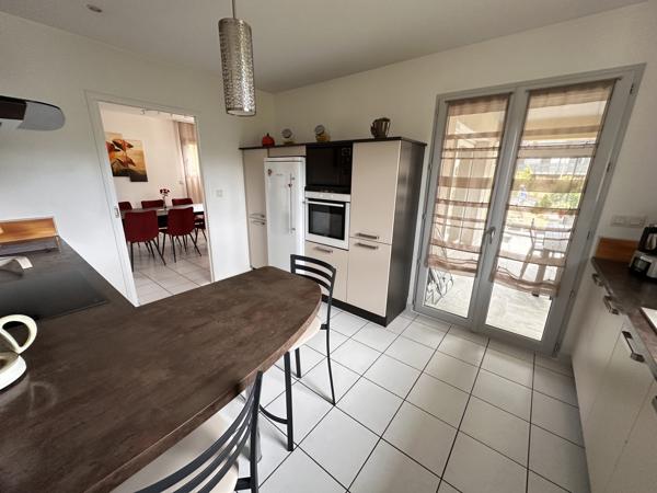 Maison contemporaine 2010 – terrain arboré de 1 512 m² – Royat