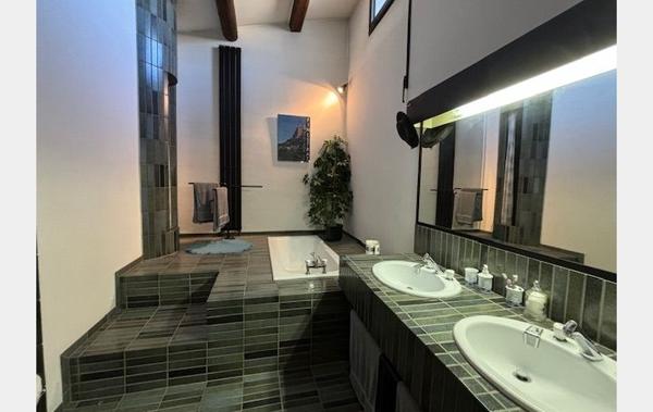 Vente Maison de village GRANDE MAISON COUR GARAGE Remoulins   