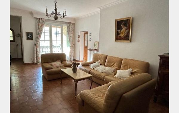 Vente Maison de village GRANDE MAISON COUR GARAGE Remoulins   