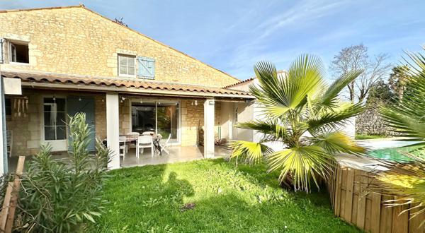 CHARMANTE MAISON EN PIERRES