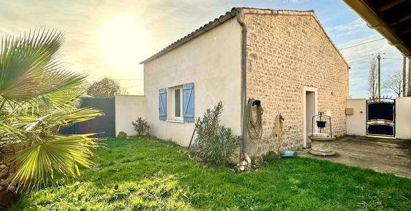 CHARMANTE MAISON EN PIERRES