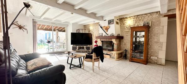 CHARMANTE MAISON EN PIERRES