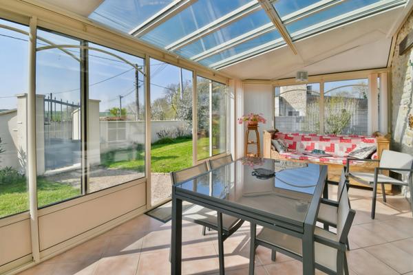 Maison à vendre 3 pièces proche de SAINT JEAN D'ANGELY (17)- Piscine - Garage - Jardin