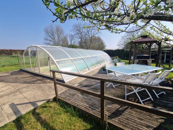 Maison à vendre 3 pièces proche de SAINT JEAN D'ANGELY (17)- Piscine - Garage - Jardin