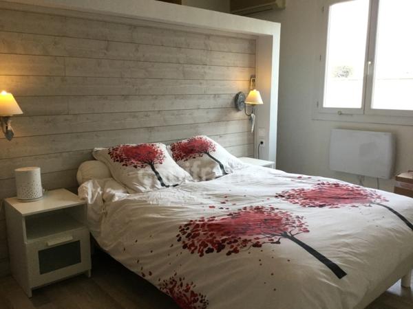 Dpt Pyrénées Orientales (66), à vendre CORNEILLA DEL VERCOL VILLA de plain-pied 3 faces avec piscine