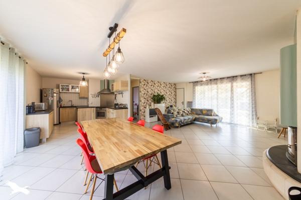Maison à vendre |  Roquefort |  6 pièces | 192 m²